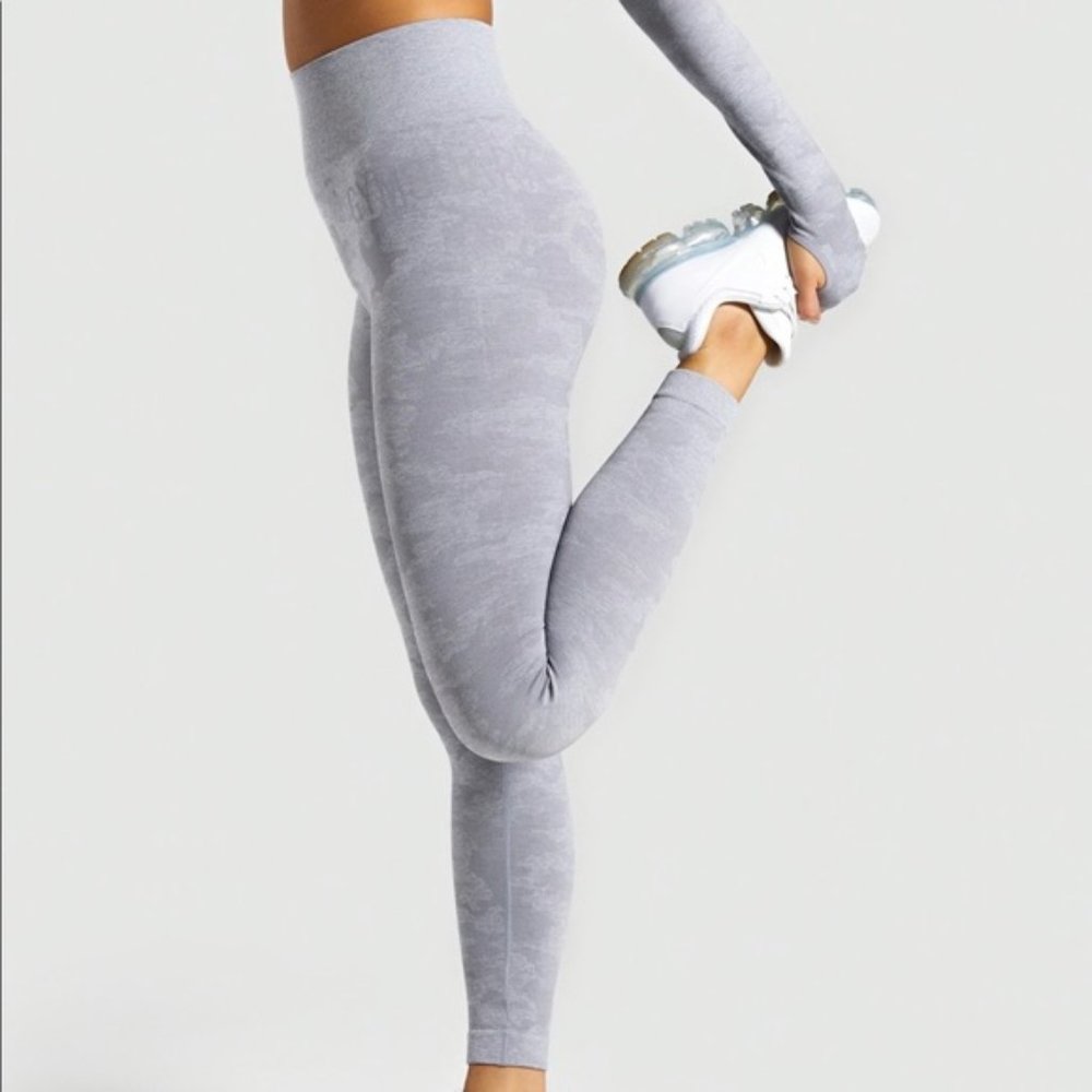 BRAND NEW. GYMSHARK Camo Seamless Leggings - Lilac Grey